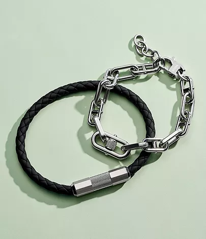 Machine Knurled Texture Black Silicone Station Bracelet - Image 5