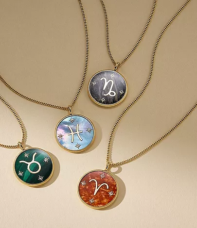 Pisces Sutton Zodiac Gold-Tone Stainless Steel Green Mother-of-Pearl Pendant Necklace - Image 6