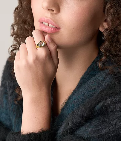 Sutton Shaky Glitz Gold-Tone Stainless Steel Moon and Star Signet Ring - Image 7